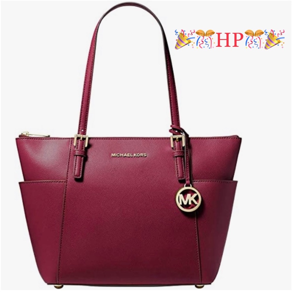 🎉HP MICHAEL Michael Kors Jet Set  East West Saffiano Leather Top Zip